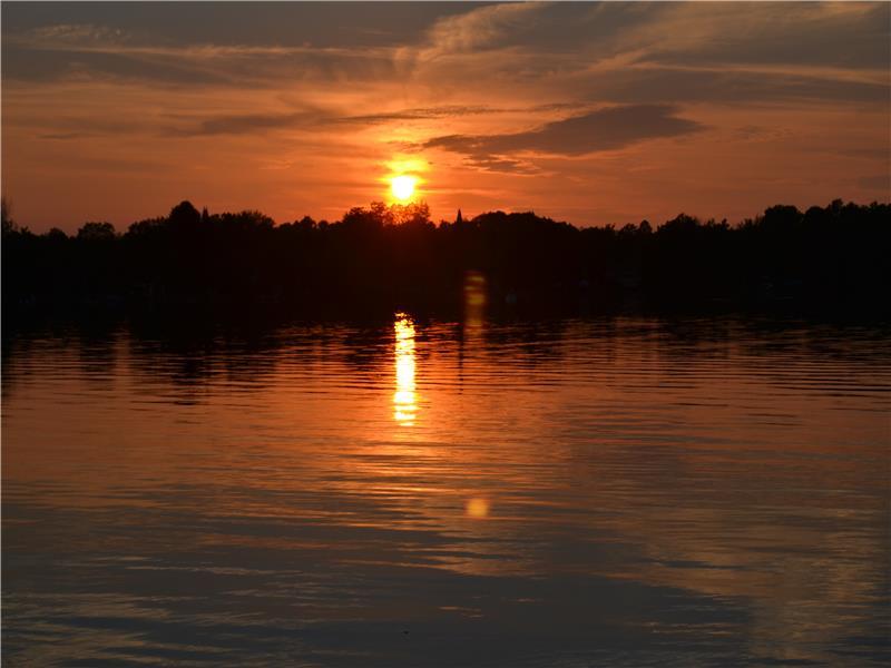 Bass Lake Lombardy Ontario Smiths Falls Cottage Rental DI10494