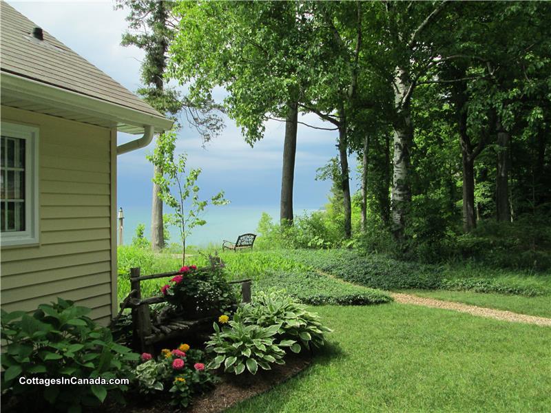 Honeymoon Cottage Bayfield Cottage Rental GL10610 CottagesInCanada