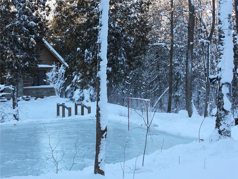 Serenity Cottage Jetski, Hot Tub, Collingwood Cottage Rental DI