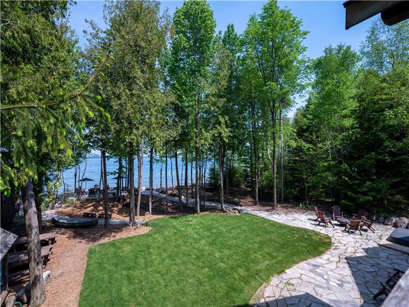 Serenity Cottage Jetski, Hot Tub, Collingwood Cottage Rental DI