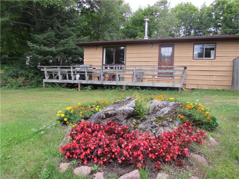 Lakeside Park Cottages 2, 3, 4 Coboconk Cottage Rental DI10868