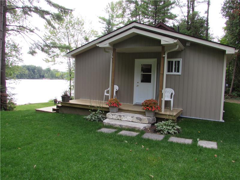 Lakeside Park Cottages 2, 3, 4 Coboconk Cottage Rental DI10868