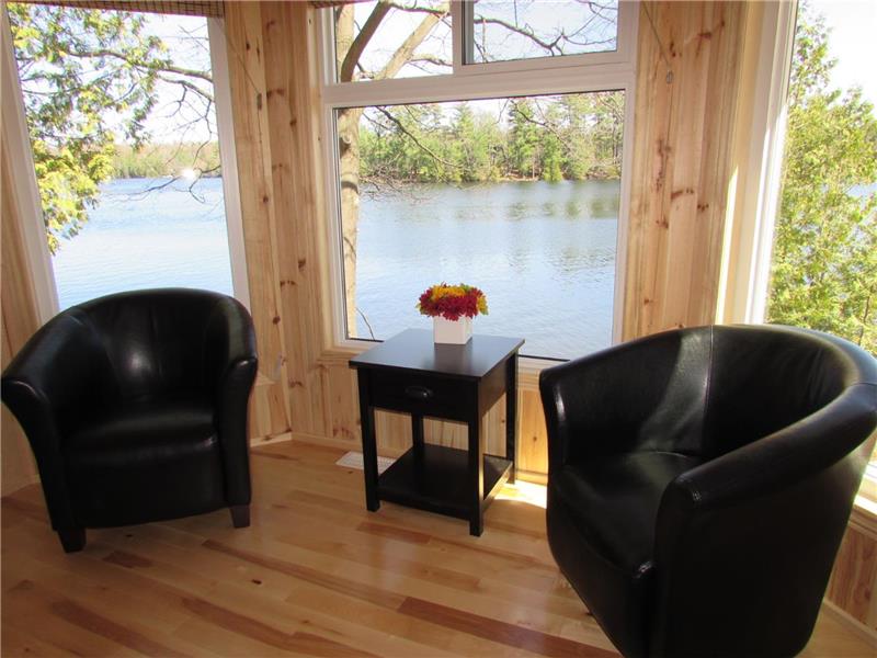 Lakeside Park Cottages 2, 3, 4 Coboconk Cottage Rental DI10868 CottagesInCanada