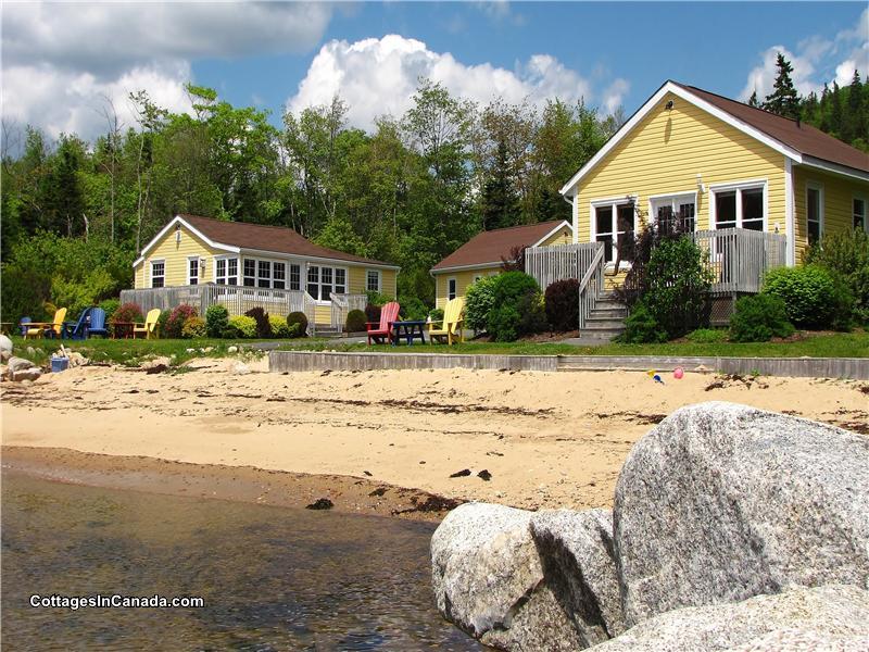 Larinda's Landing Oceanfront Boutiliers Point Cottage Rental DI