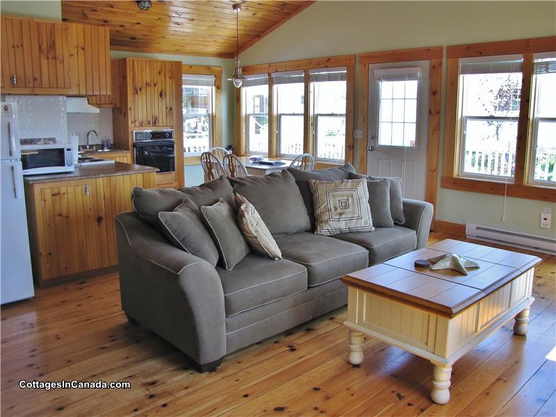 Larinda's Landing Oceanfront Boutiliers Point Cottage Rental DI