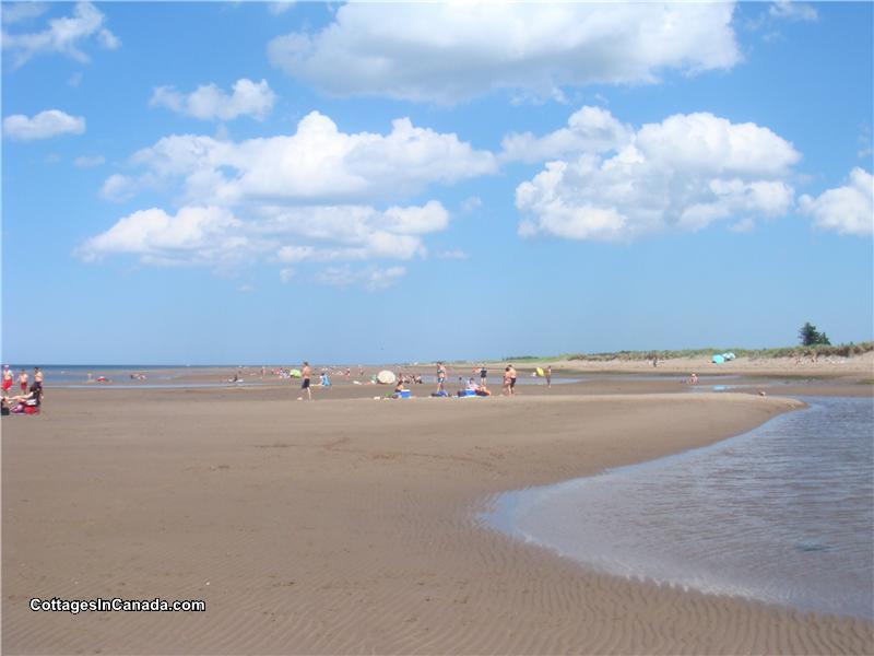 Beach Lovers Cottage (located in Shediac Cottage Rental DI11036