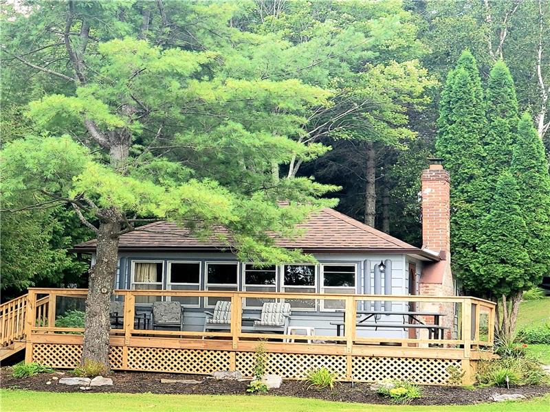 MapleView on Maple Lake Haliburton Cottage Rental PL11054
