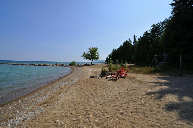 WHITE SQUIRREL WATERFRONT BEACH Thornbury Cottage Rental GL11245