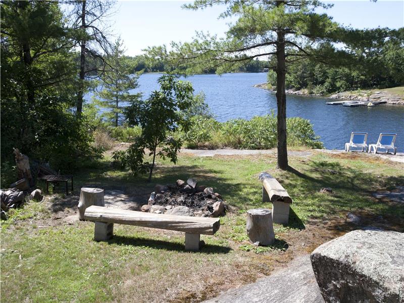 Pointe au Baril Cottage PointeAuBarilStation Cottage Rental GL11356 CottagesInCanada
