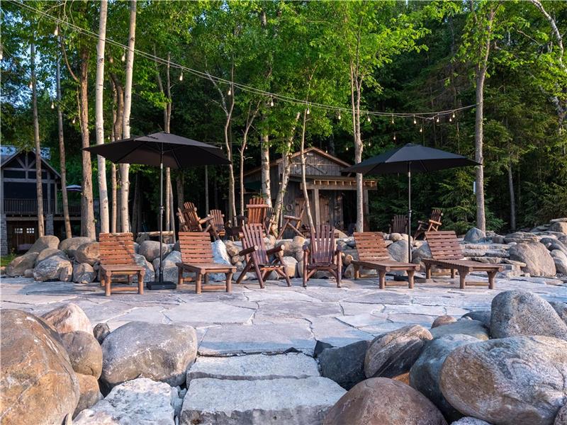 Serenity Cottage Jetski, Hot Tub, Collingwood Cottage Rental DI