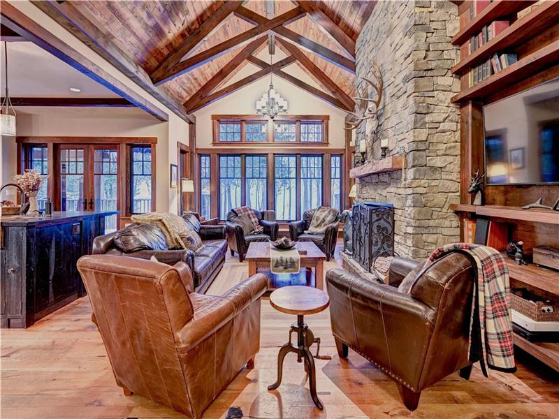 Serenity Cottage Jetski, Hot Tub, Collingwood Cottage Rental DI