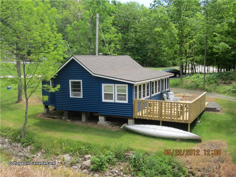 SUNSET COTTAGE Gananoque Cottage Rental GL11719 CottagesInCanada