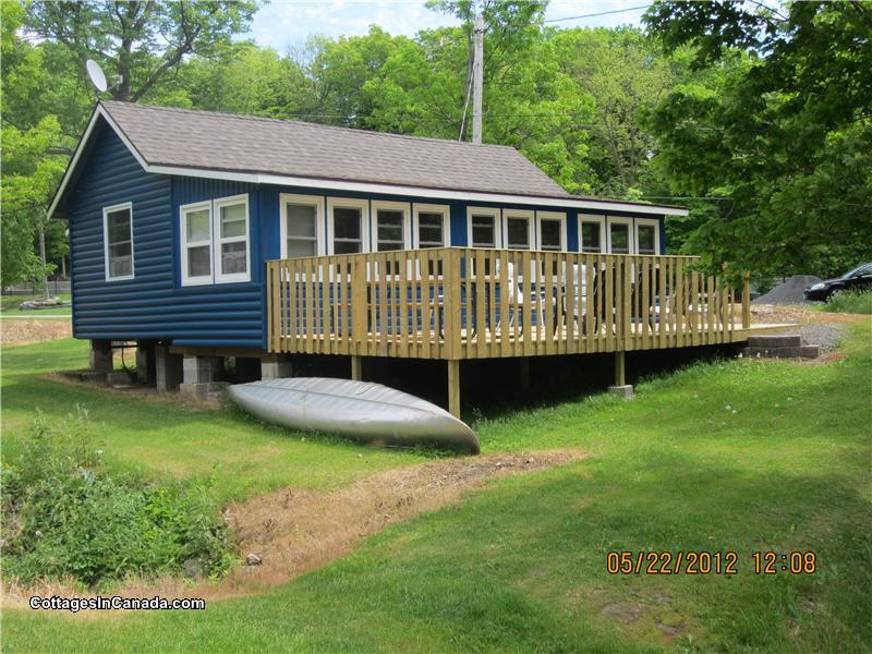SUNSET COTTAGE Gananoque Cottage Rental GL11719 CottagesInCanada