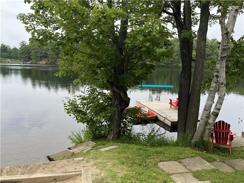 Charming & Cozy Muskoka Lakefront Gravenhurst Cottage Rental DI