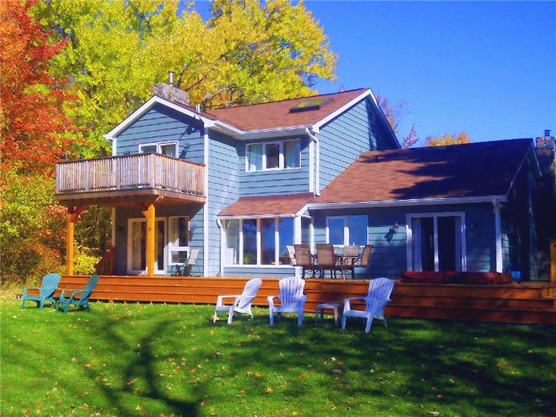 Life is bigger when we're together Gravenhurst Cottage Rental DI