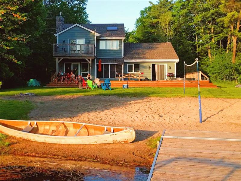 Life is bigger when we're together Gravenhurst Cottage Rental DI