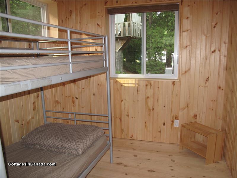 Sandy Cove Cottage Lac Gauvreau Wakefield Cottage Rental PL12579