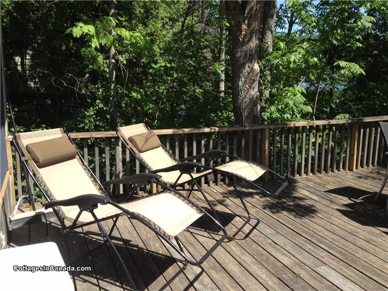 Sandy Cove Cottage Lac Gauvreau Wakefield Cottage Rental PL12579