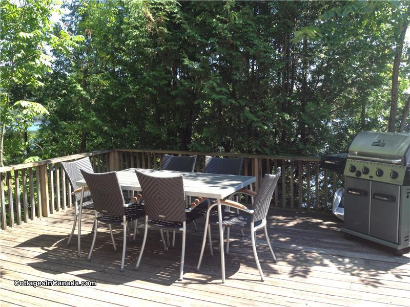 Sandy Cove Cottage Lac Gauvreau Wakefield Cottage Rental PL12579