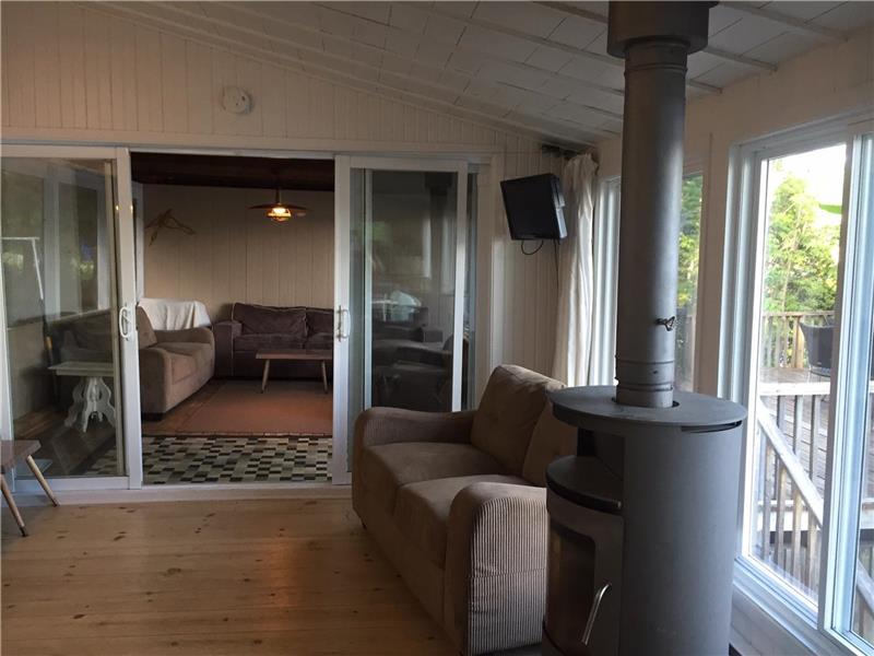 Sandy Cove Cottage Lac Gauvreau Wakefield Cottage Rental DI12579