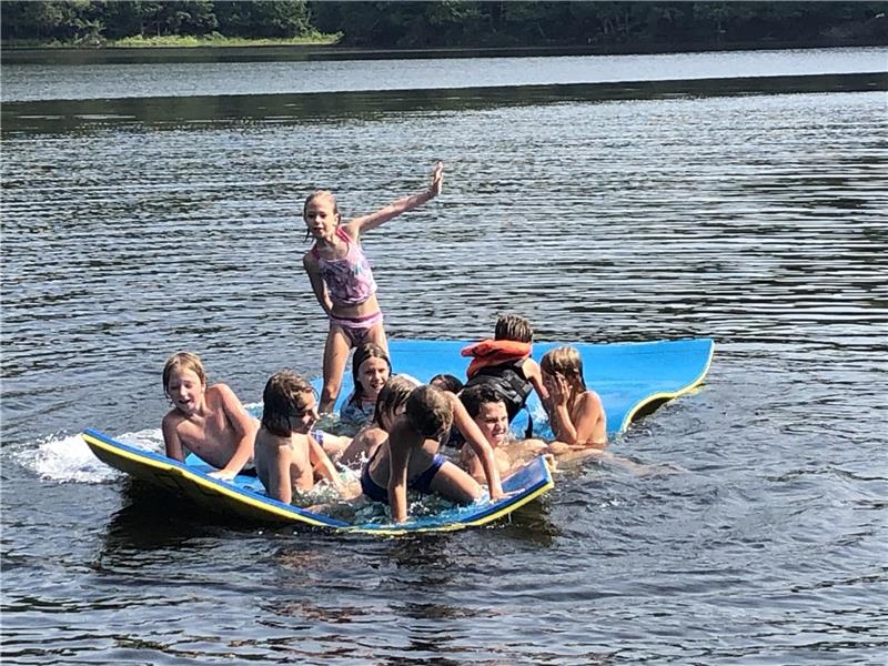 Sandy Cove Cottage Lac Gauvreau Wakefield Cottage Rental PL12579