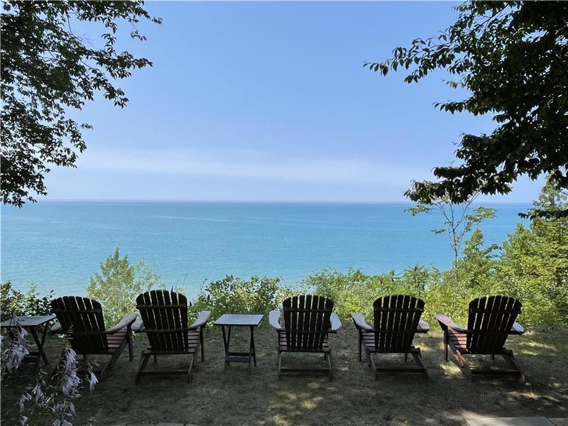 Waterfront Cottage on Lake Huron Bayfield Cottage Rental PL12685 CottagesInCanada