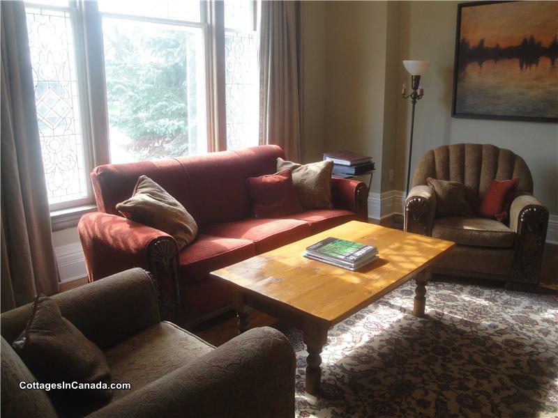 Thornbury Vacation Cottage Classic Thornbury Cottage Rental GL