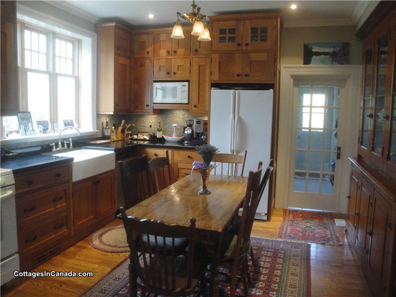 Thornbury Vacation Cottage Classic Thornbury Cottage Rental GL