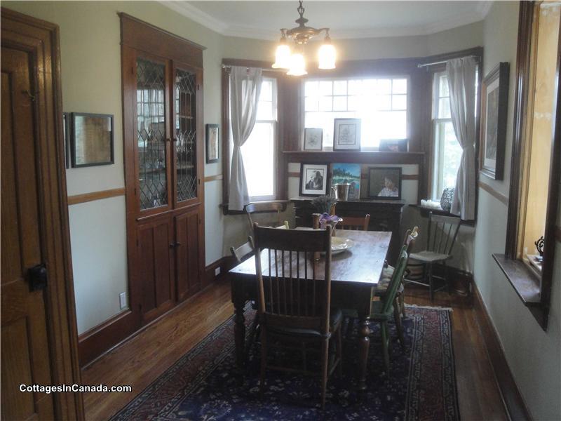 Thornbury Vacation Cottage Classic Thornbury Cottage Rental GL