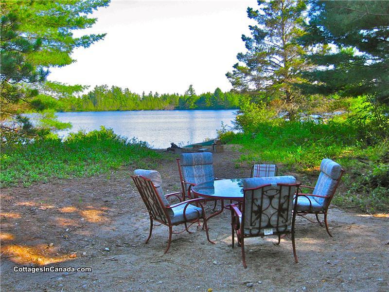 VERY eco solar powered strawbale Kazabazua / Danford Lake Cottage