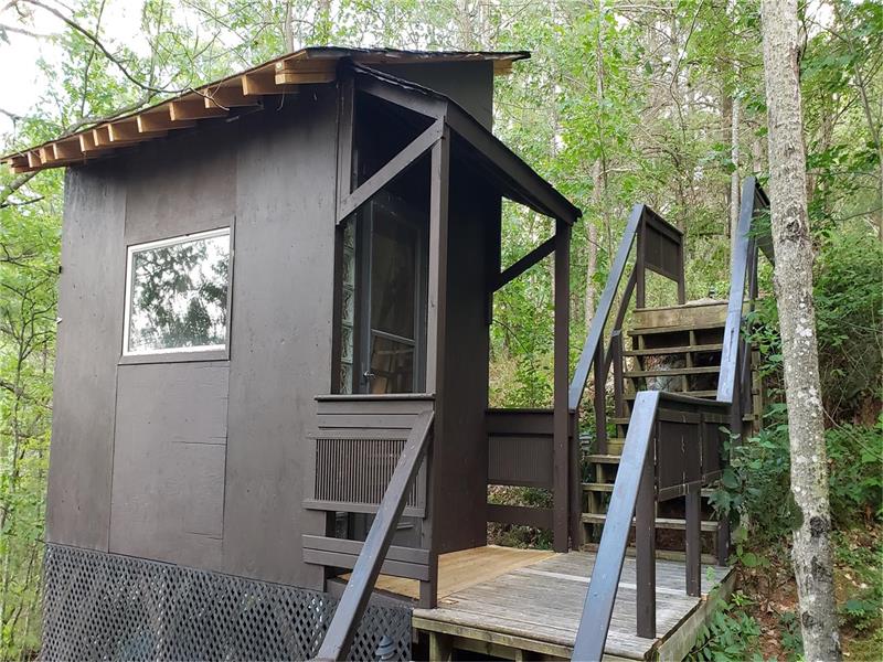 The Treehouse and Cabin on Peterborough Cottage Rental DI13327