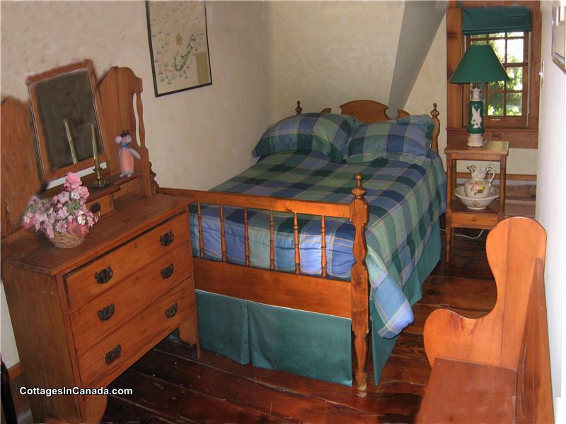 Beautiful Quebec Log Chink Cottage Flesherton Cottage Rental DI