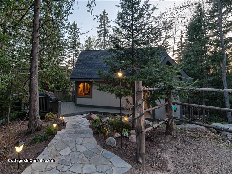 Upper Garden Nature Retreat The Powassan Cottage Rental DI13841