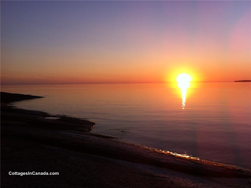 Sandbanks Sunset View Cozy Cottage Picton Cottage Rental PL14061
