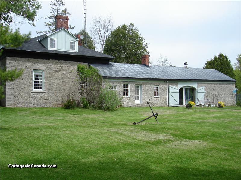 The Clarence on Quinte Picton Cottage Rental DI14171