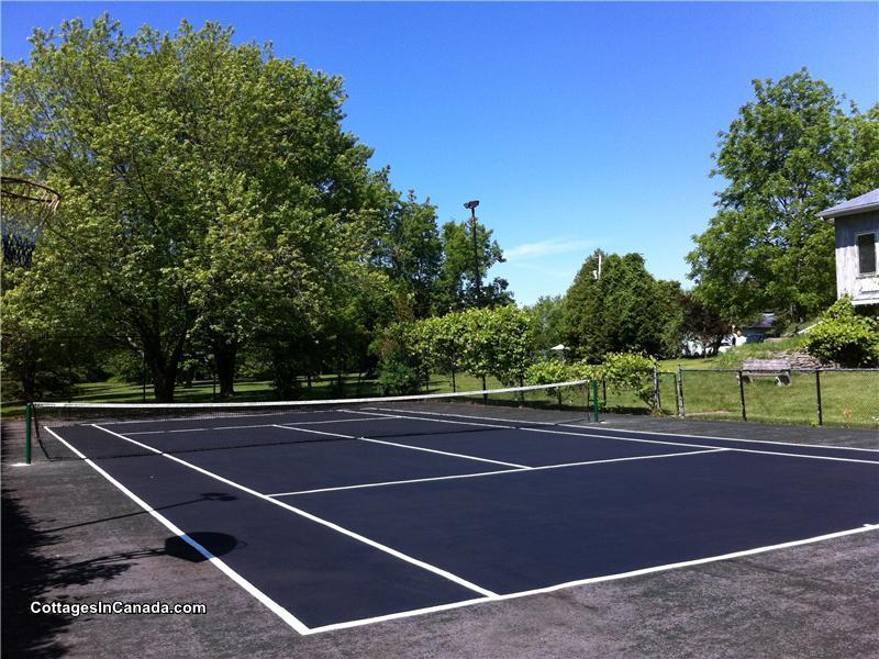 The Clarence on Quinte Picton Cottage Rental DI14171