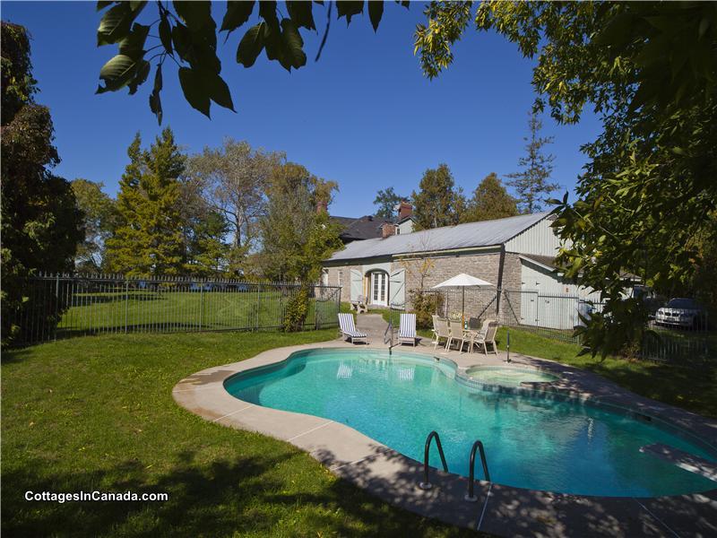 The Clarence on Quinte Picton Cottage Rental DI14171