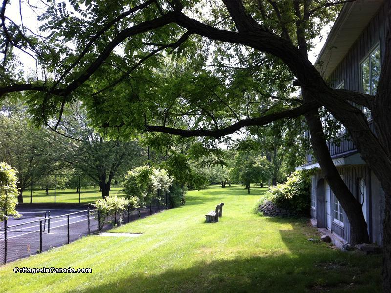 The Clarence on Quinte Picton Cottage Rental DI14171