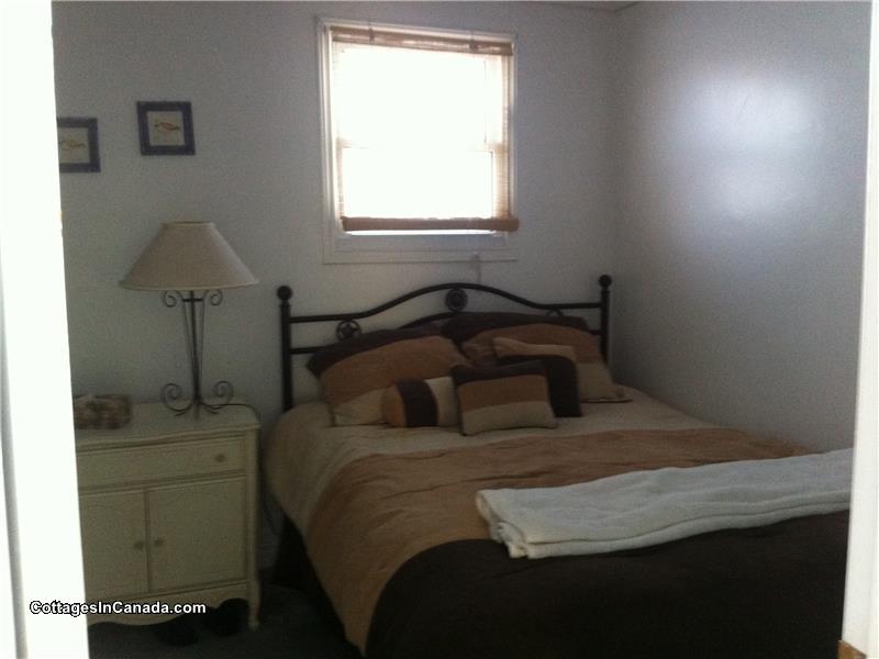 Cedar Island Retreat Kingsville Cottage Rental GL14897
