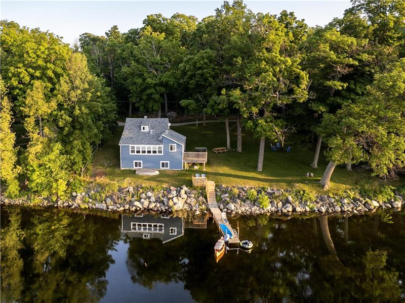 Maple Hollow Dalhousie Lake Perth Cottage Rental DI15816