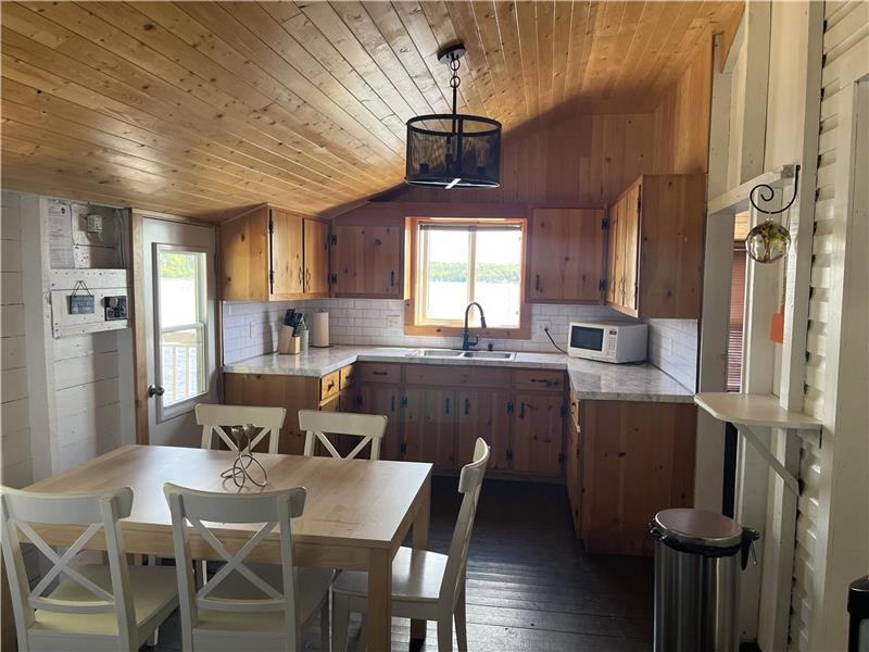 Maple Hollow Dalhousie Lake Perth Cottage Rental DI15816