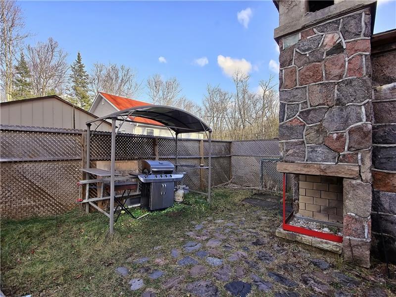 Waterfront Cozy 4 Bedroom Chalet Fenelon Falls Cottage Rental DI