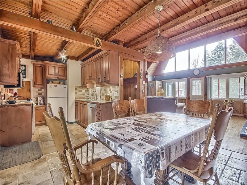 Waterfront Cozy 4 Bedroom Chalet Fenelon Falls Cottage Rental DI