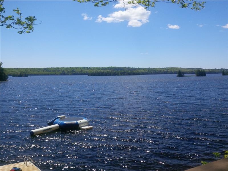 Black Donald Oasis Calabogie Cottage Rental DI16702 CottagesInCanada
