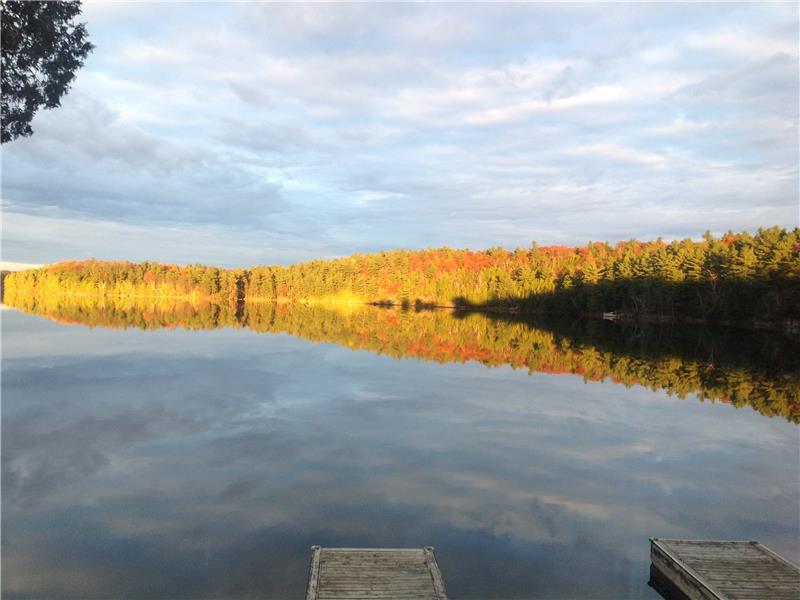 Buck Lake Lodge Perth Road Cottage Rental GL17155 CottagesInCanada