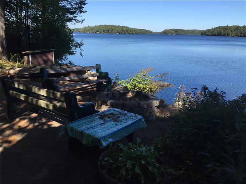 Buck Lake Lodge Perth Road Cottage Rental GL17155 CottagesInCanada