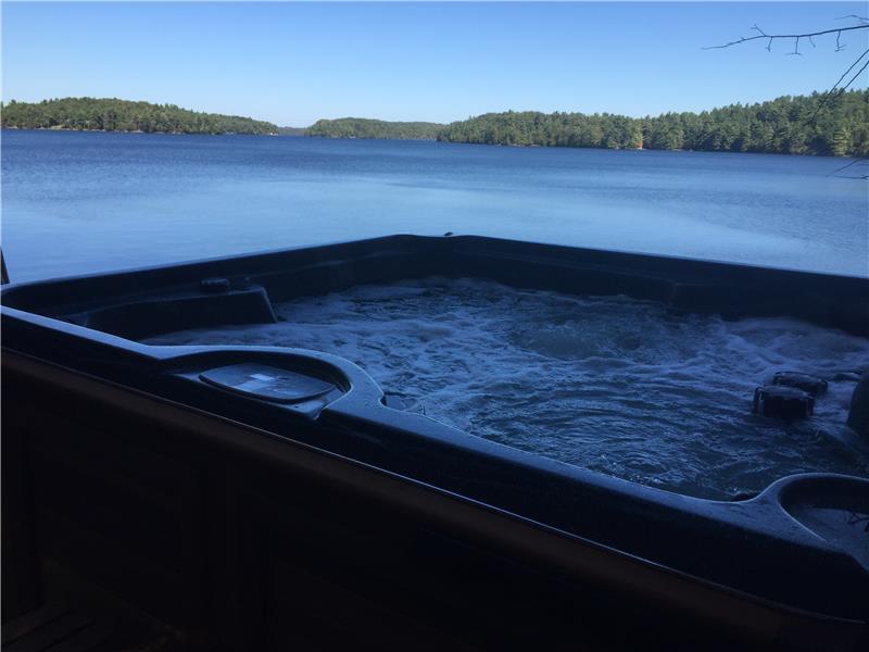 Buck Lake Lodge Perth Road Cottage Rental GL17155 CottagesInCanada