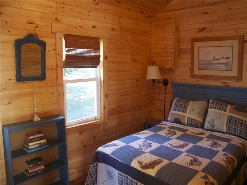 Waterfront Cottage. Ideal location Sherbrooke Cottage Rental GL