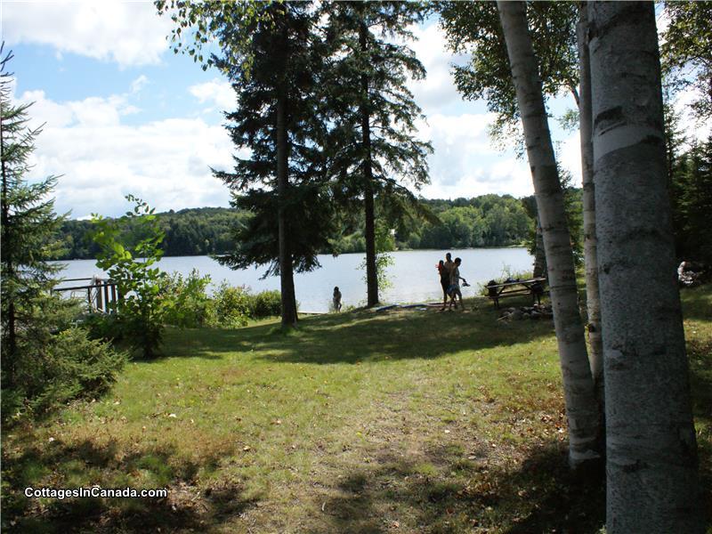 Doe Lake cottage Sprucedale Cottage Rental GL17268 CottagesInCanada