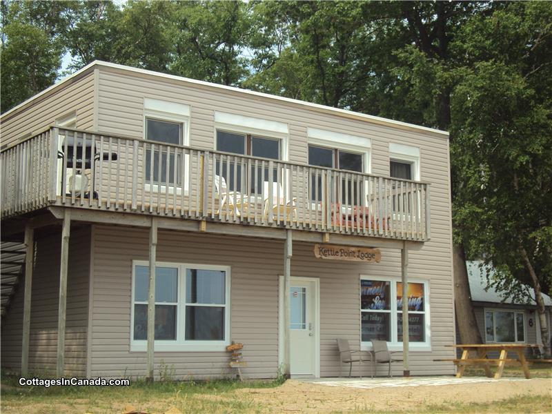 Wheely Cottages Ipperwash Beach Cottage Rental GL17473